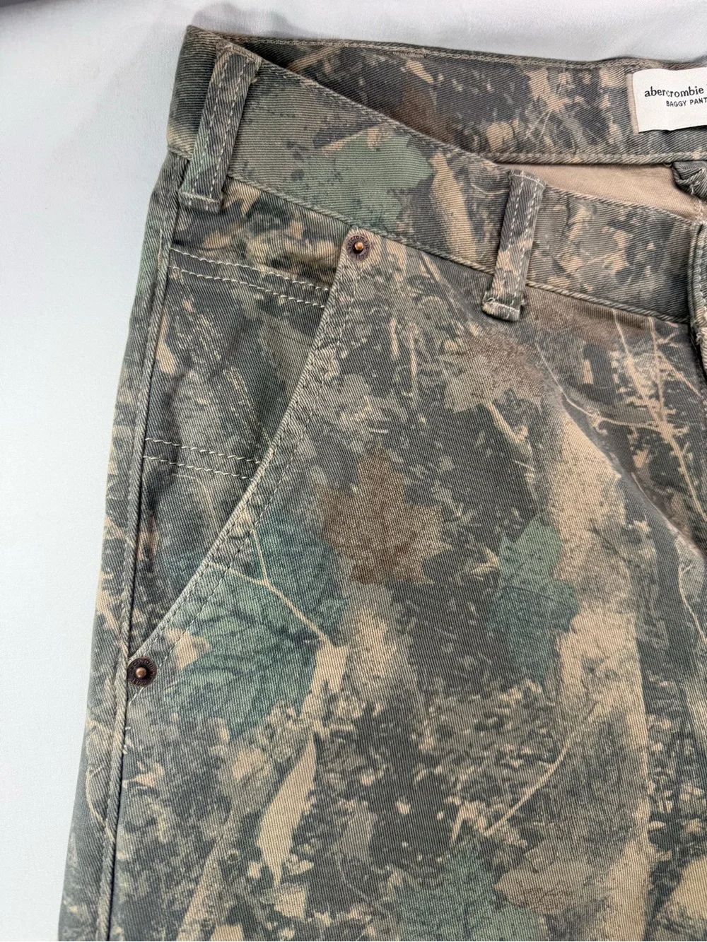 Abercrombie Camouflage Carpenter Pants | kids 15/16 | women 2 | Butter Soft